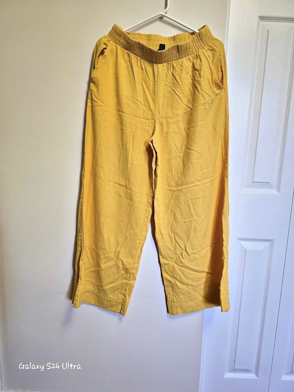 Forever 21 Wide Leg Pants in Yellow Size Small Like New